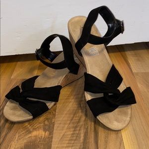 Gently Worn Heeled St. John’s Bay Sandals 👡🖤